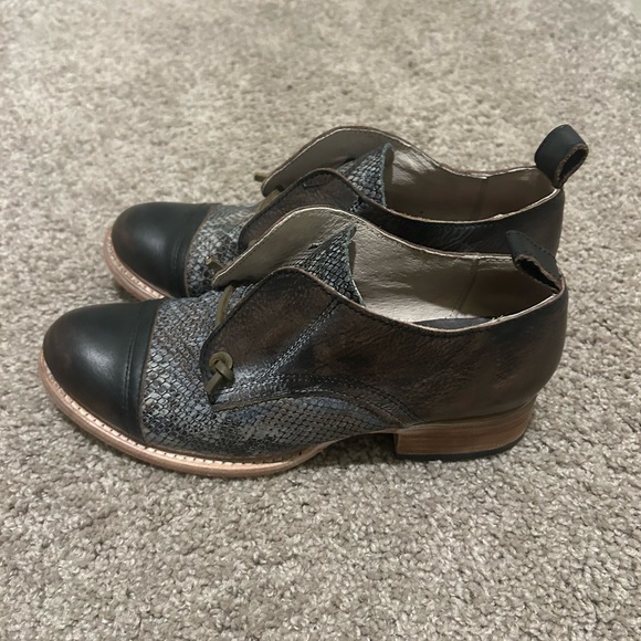Black and Brown Snakeskin Patterned Shoes, Freebird Mabel’s - Picture 2 of 4